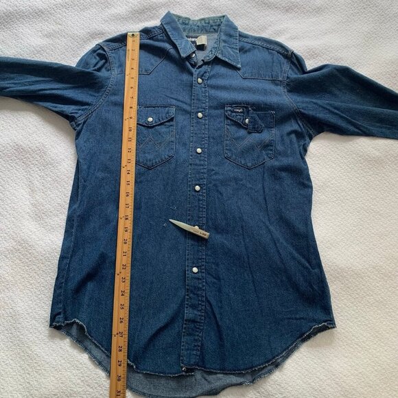 Vintage Wrangler pearl snap collared button front long sleeve denim jean shirt - Picture 9 of 9